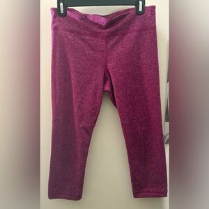 Capri Heather Magenta Sport Leggings